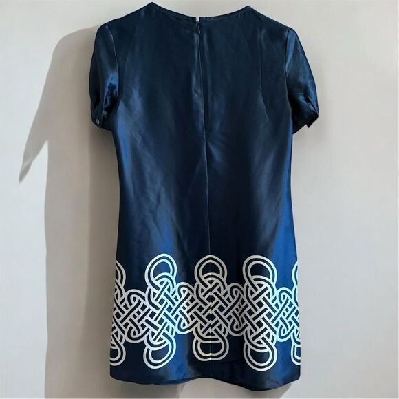 Banana Republic Celtic Knot Black Shiny Satin 100% Silk Short Sleeve Midi Dress - Picture 6 of 13